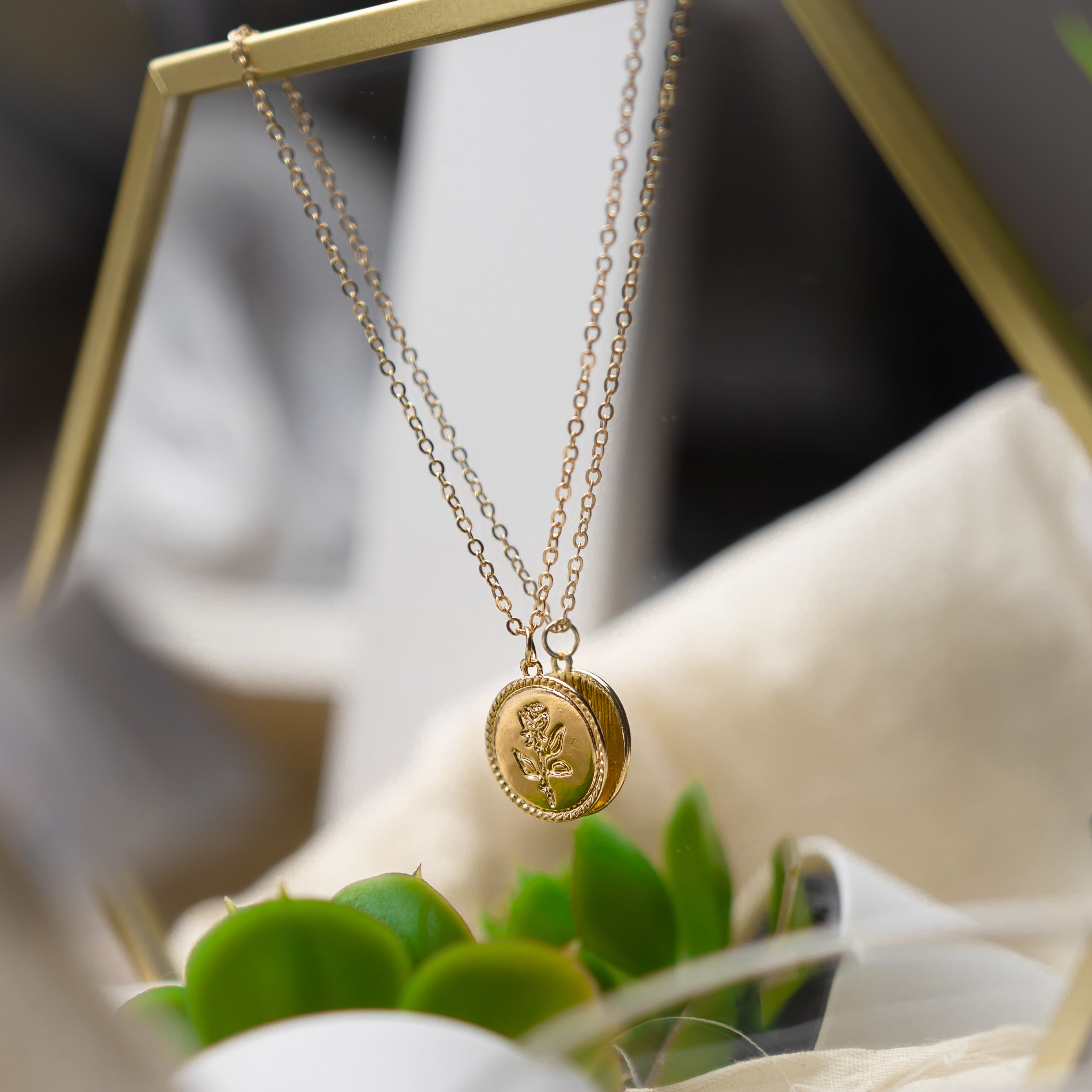 Rose Disc Necklace - Gold